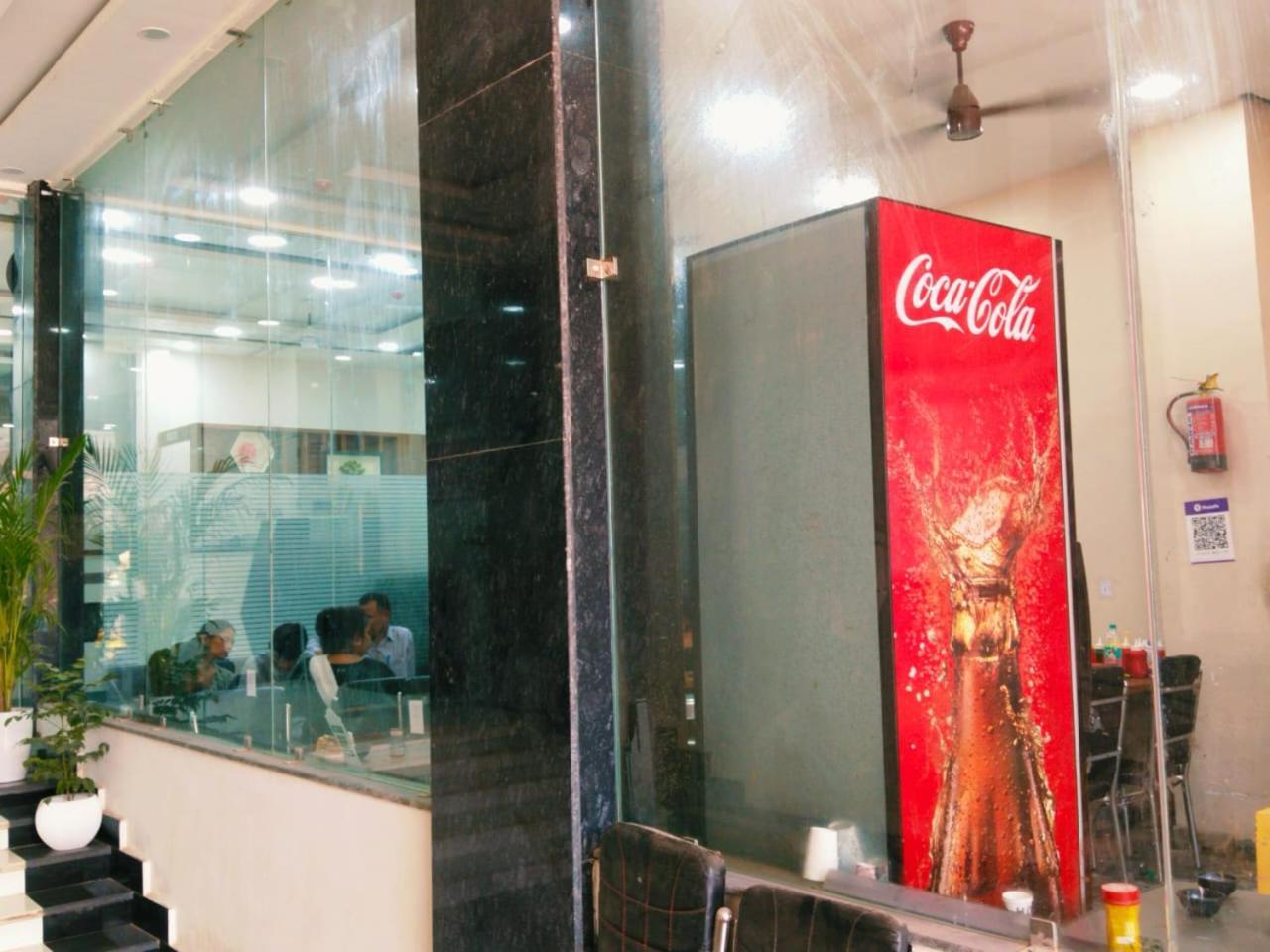 Hotel Shree Radha Krishna พาราณสี ภายนอก รูปภาพ